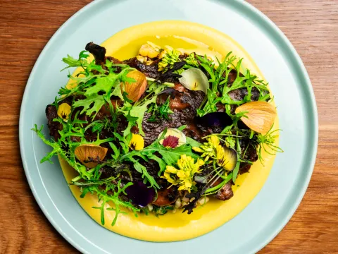 Dining room and food at Kann