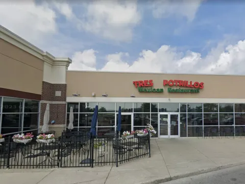 Storefront of Tres Potrillos Mexican Restaurant in Marysville