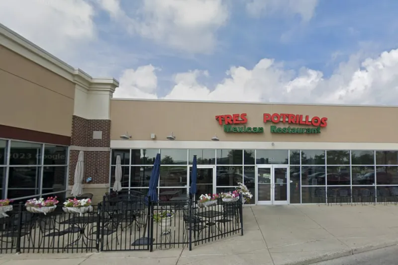 Storefront of Tres Potrillos Mexican Restaurant in Marysville